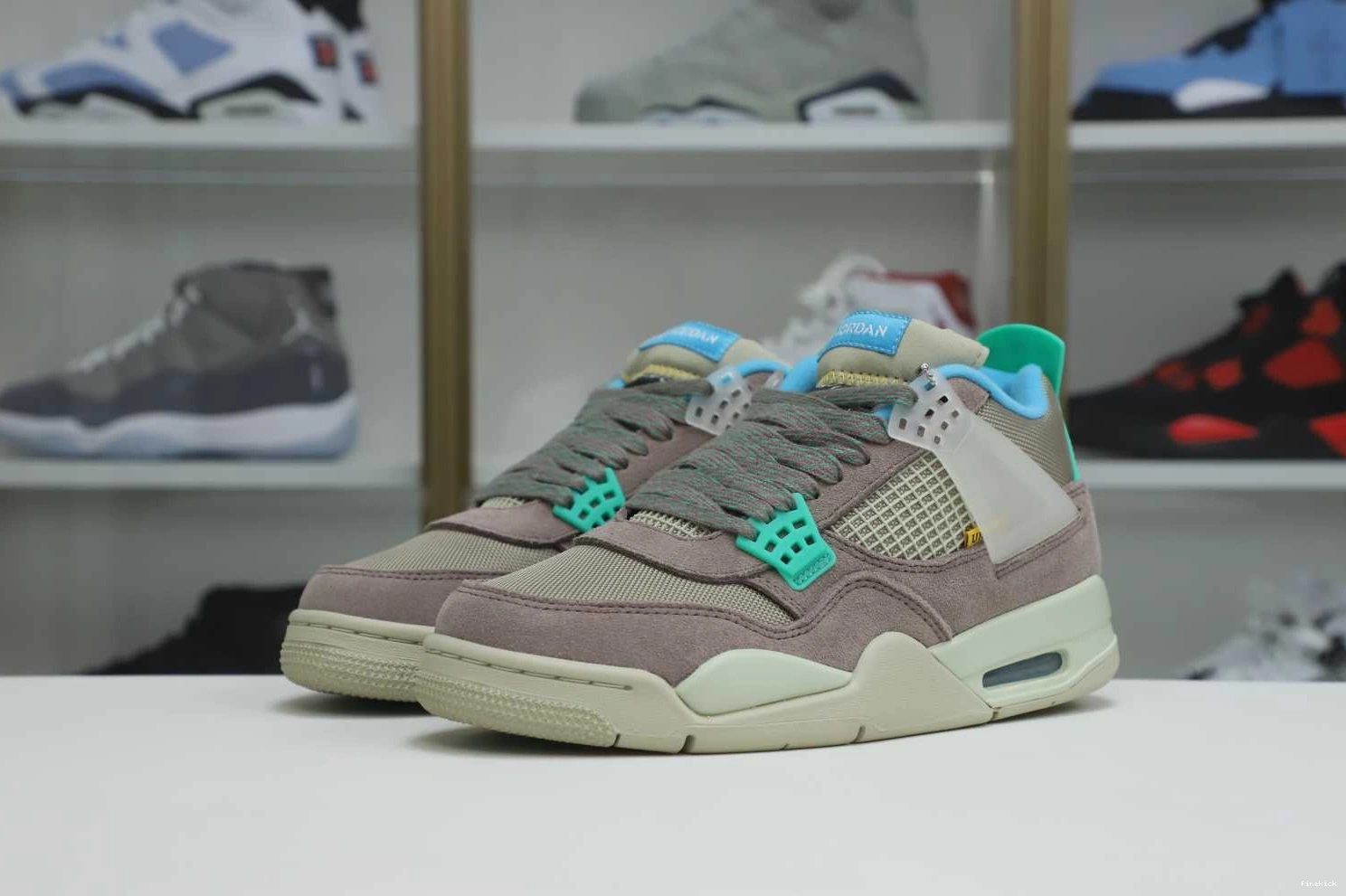 UNION RETRO 4 X 'TAUPE JORDAN HAZE' AIR LA 1210